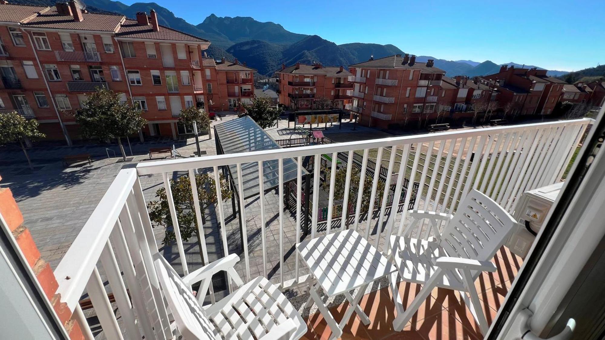 Apartament Acollidor Al Bergueda 6P Sant Jordi de Cercs Exterior photo